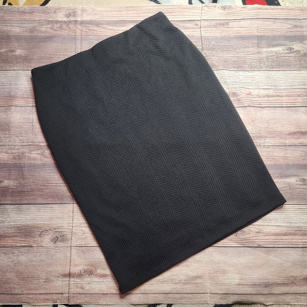 5/$15 Boutique Essentials Black Knit Pencil Skirt